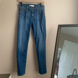 Levi’s Mid Rise Medium Wash Skinny Jeans